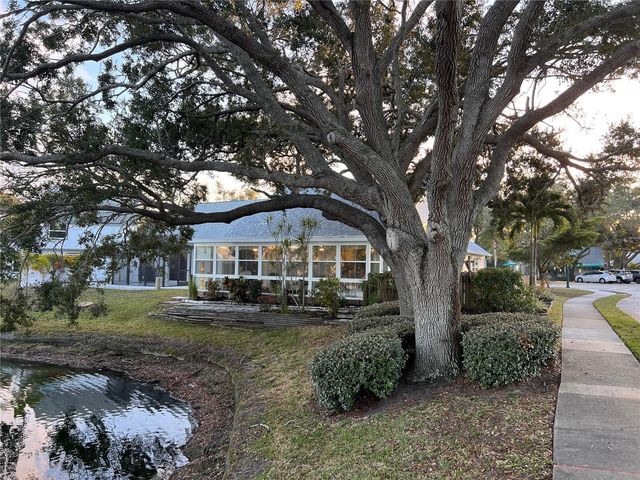 7801 ONTARIO STREET CIRCLE, Sarasota, FL 34243