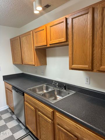 4803 Tanglewood Oaks Street, Raleigh, NC 27610