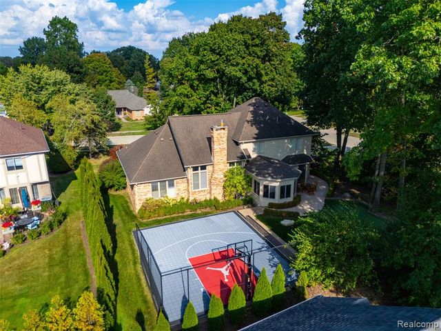 1615 Redbud Drive, Troy, MI 48098