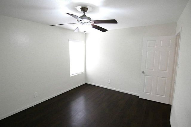5550 N Braeswood Boulevard 136, Houston, TX 77096