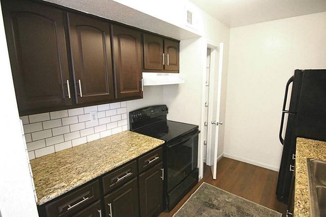 5550 N Braeswood Boulevard 136, Houston, TX 77096