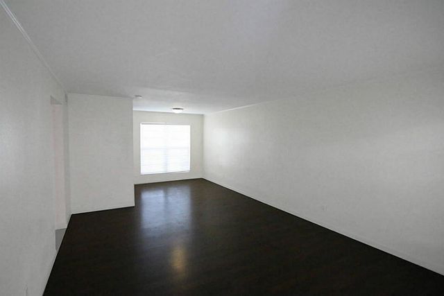 5550 N Braeswood Boulevard 136, Houston, TX 77096