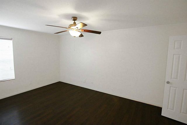 5550 N Braeswood Boulevard 136, Houston, TX 77096