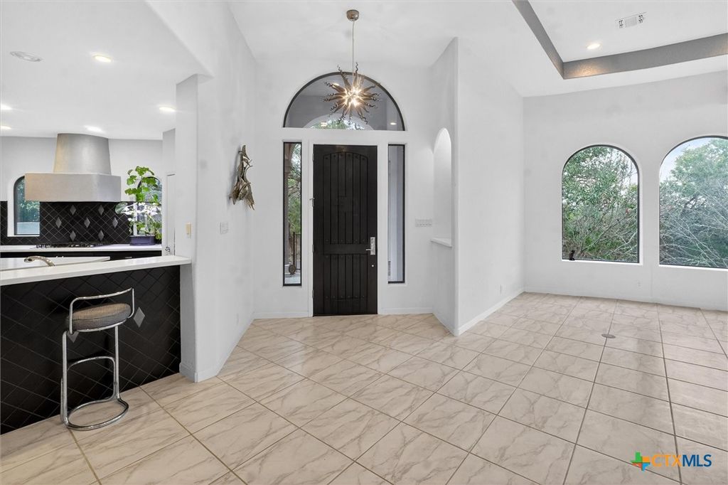 Image 10 of property listing at 23204 Fossil Peak, San Antonio, TX 78261