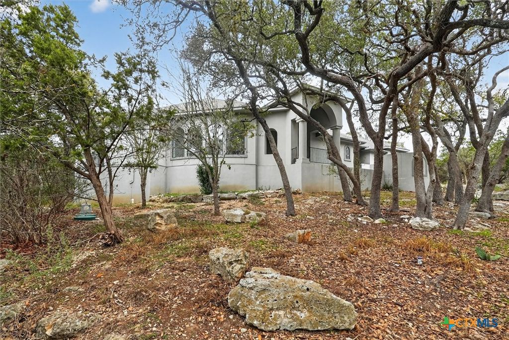 Image 4 of property listing at 23204 Fossil Peak, San Antonio, TX 78261