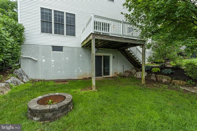 4 SURREY DR, Stevens, PA 17578