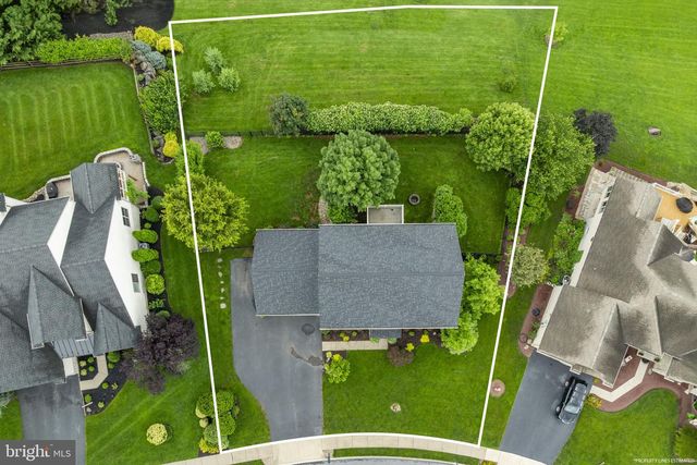 4 SURREY DR, Stevens, PA 17578