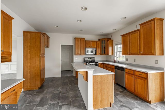 4 SURREY DR, Stevens, PA 17578