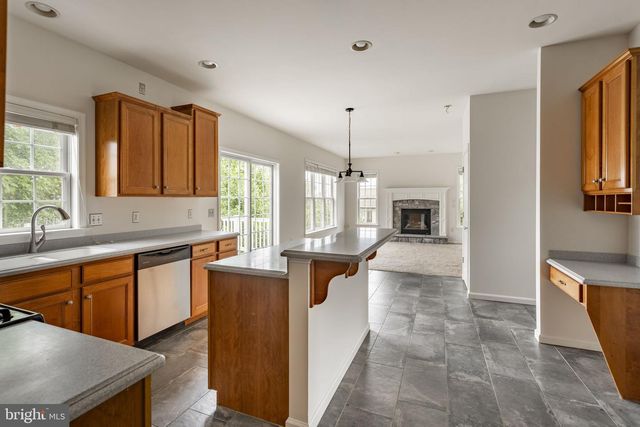 4 SURREY DR, Stevens, PA 17578