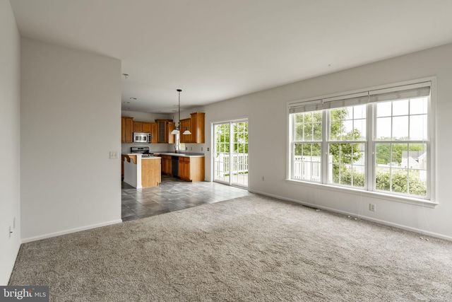 4 SURREY DR, Stevens, PA 17578