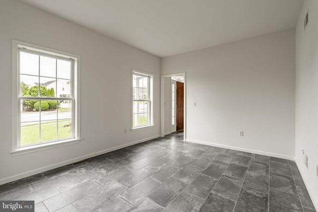 4 SURREY DR, Stevens, PA 17578