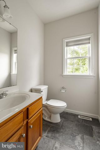 4 SURREY DR, Stevens, PA 17578
