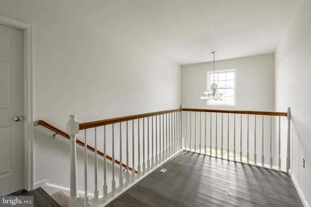 4 SURREY DR, Stevens, PA 17578