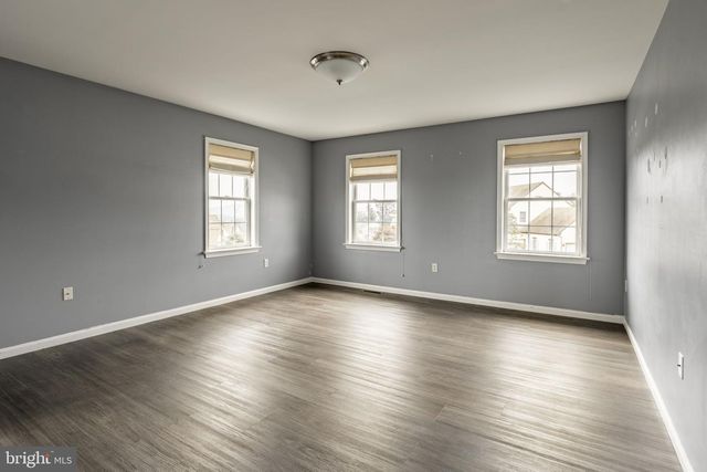4 SURREY DR, Stevens, PA 17578