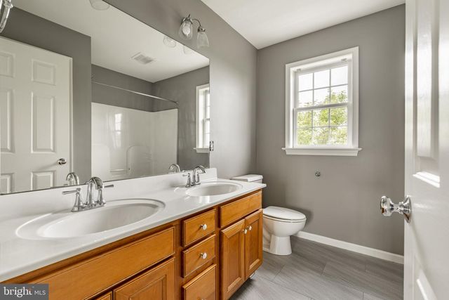 4 SURREY DR, Stevens, PA 17578