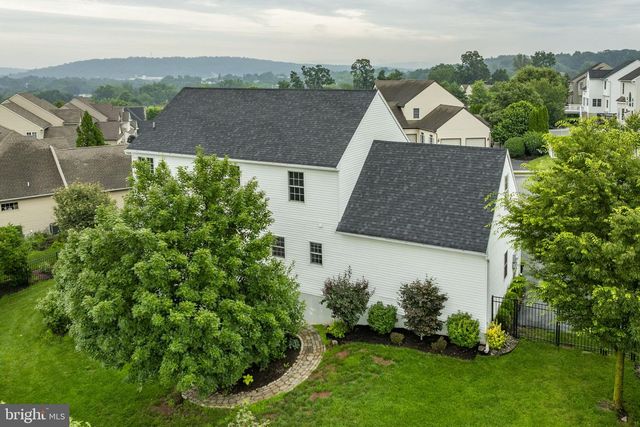 4 SURREY DR, Stevens, PA 17578