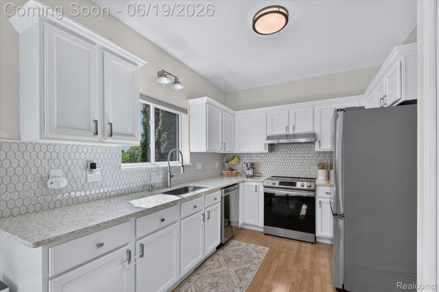 2718 Moosewood Drive, Waterford Charter Township, MI 48329