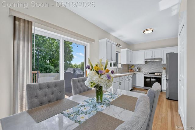 2718 Moosewood Drive, Waterford Charter Township, MI 48329
