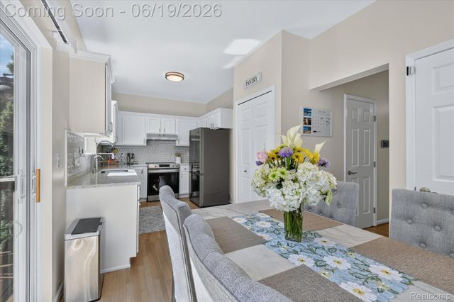 2718 Moosewood Drive, Waterford Charter Township, MI 48329
