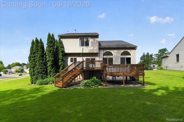 2718 Moosewood Drive, Waterford Charter Township, MI 48329