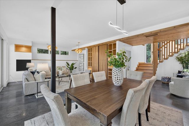 4061 Thornoaks Drive, Ann Arbor, MI 48104