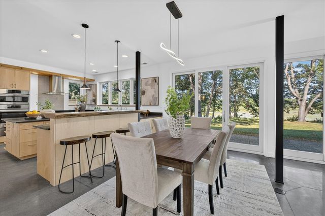 4061 Thornoaks Drive, Ann Arbor, MI 48104