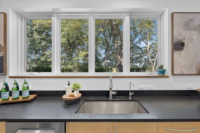 4061 Thornoaks Drive, Ann Arbor, MI 48104