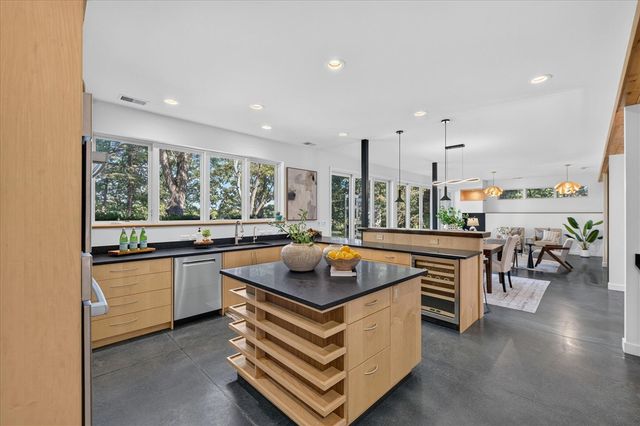 4061 Thornoaks Drive, Ann Arbor, MI 48104