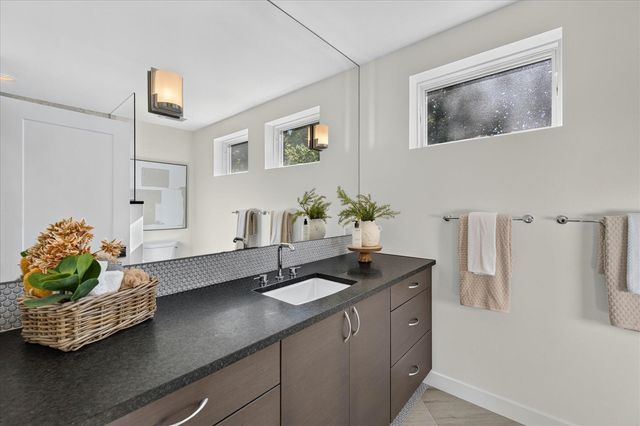 4061 Thornoaks Drive, Ann Arbor, MI 48104