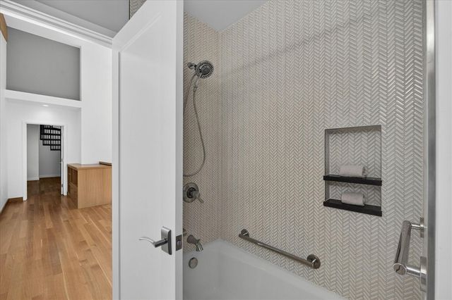 4061 Thornoaks Drive, Ann Arbor, MI 48104