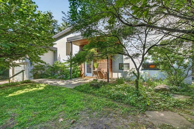 4061 Thornoaks Drive, Ann Arbor, MI 48104