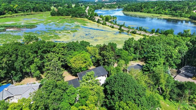 4061 Thornoaks Drive, Ann Arbor, MI 48104