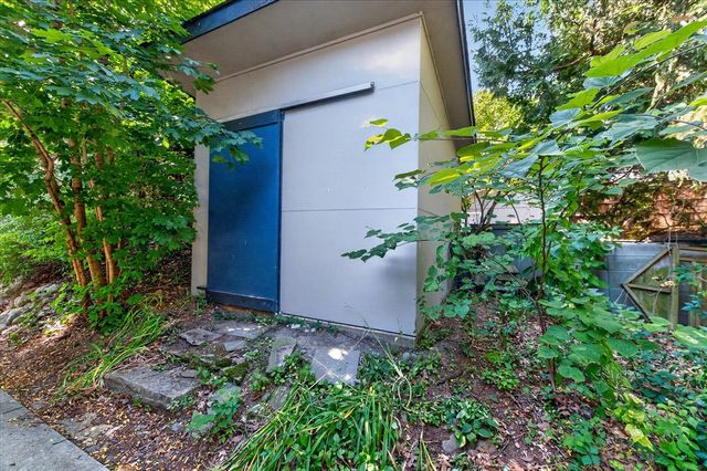 4061 Thornoaks Drive, Ann Arbor, MI 48104