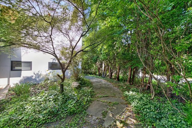4061 Thornoaks Drive, Ann Arbor, MI 48104