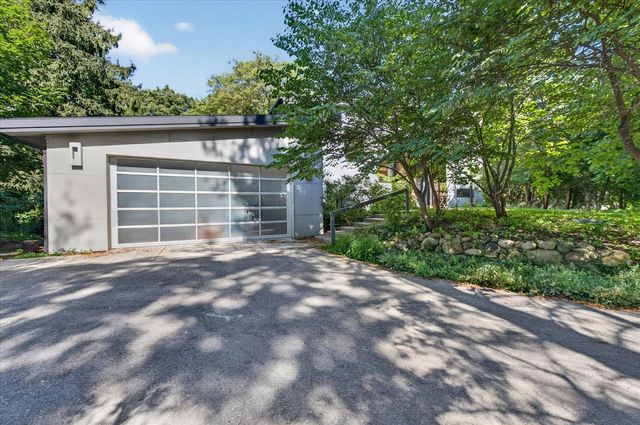 4061 Thornoaks Drive, Ann Arbor, MI 48104