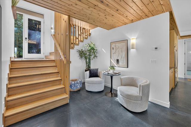 4061 Thornoaks Drive, Ann Arbor, MI 48104