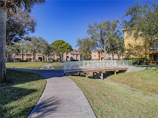 5020 Fairways Circle J208, Vero Beach, FL 32967