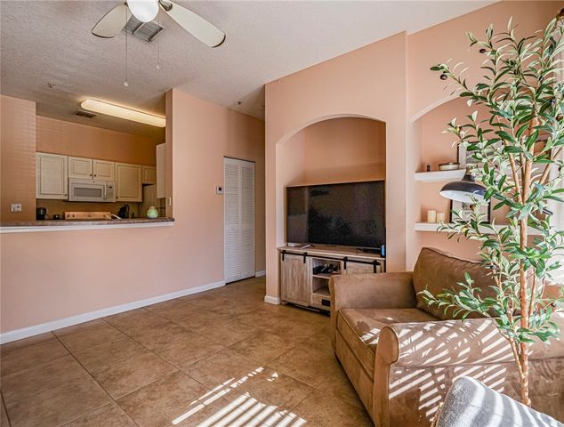 5020 Fairways Circle J208, Vero Beach, FL 32967