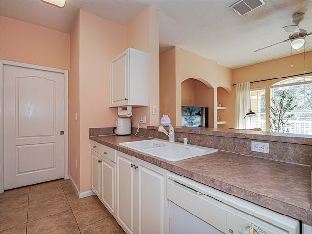 5020 Fairways Circle J208, Vero Beach, FL 32967