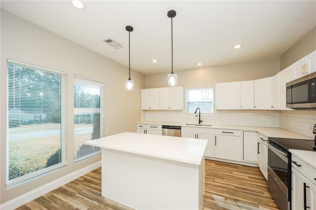 1433 Willow Drive, Riverdale, GA 30296