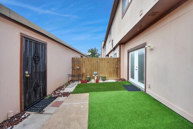 12400 Brookglade Circle 33, Houston, TX 77099