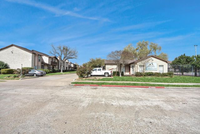 12400 Brookglade Circle 33, Houston, TX 77099