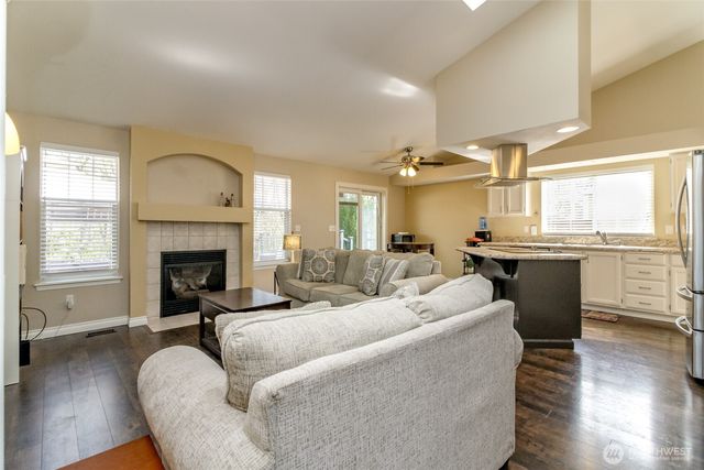 609 Cherry Street E, Tacoma, WA 98445