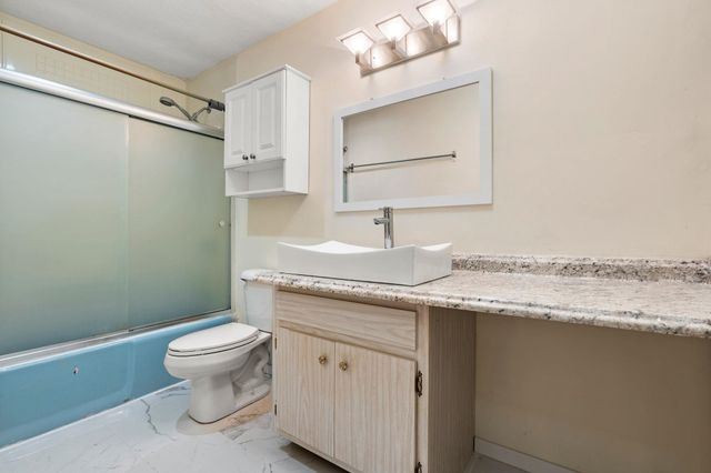 310 Brook Village Rd Apt 41, Nashua, NH 03062