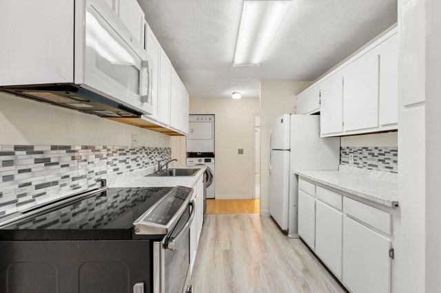 310 Brook Village Rd Apt 41, Nashua, NH 03062