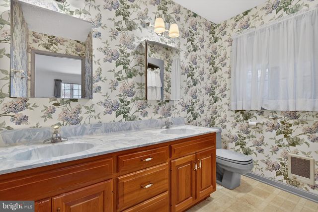 1165 WYNDSONG DR, York, PA 17403