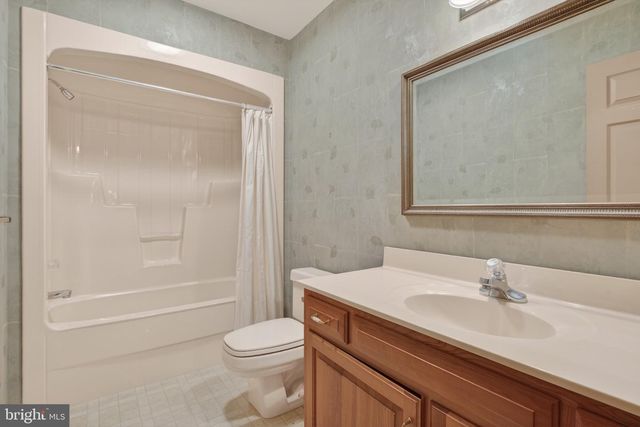 1165 WYNDSONG DR, York, PA 17403