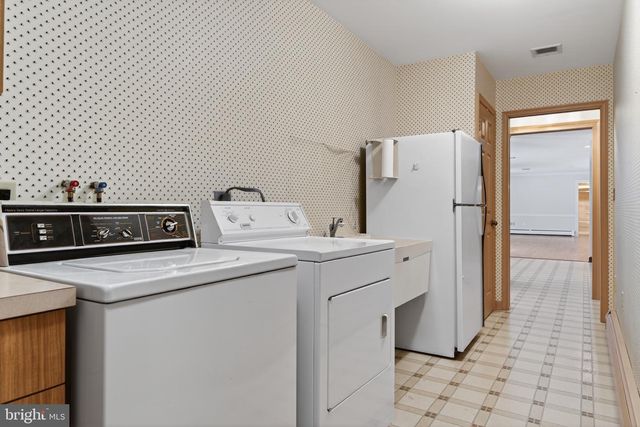 1165 WYNDSONG DR, York, PA 17403