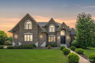 4604 Shumard Lane, Naperville, IL 60564