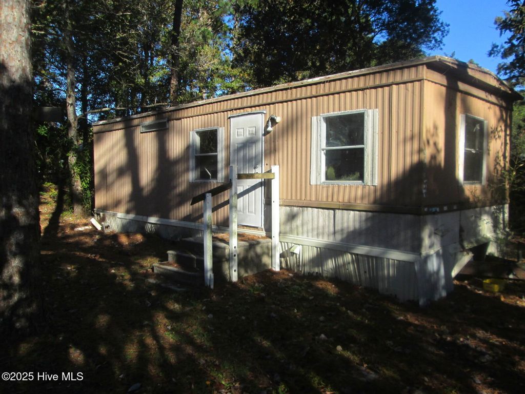 4163 9th Street SE, Boiling Spring Lakes, NC 28461